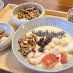 honey yoghurt bowl on tray